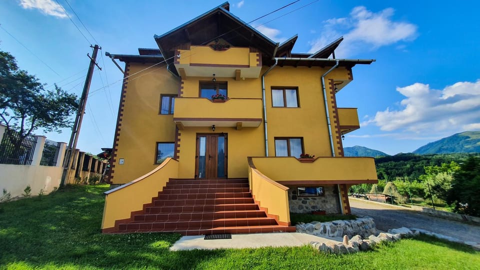 Pensiunea Annalisa Bed and Breakfast in Romania