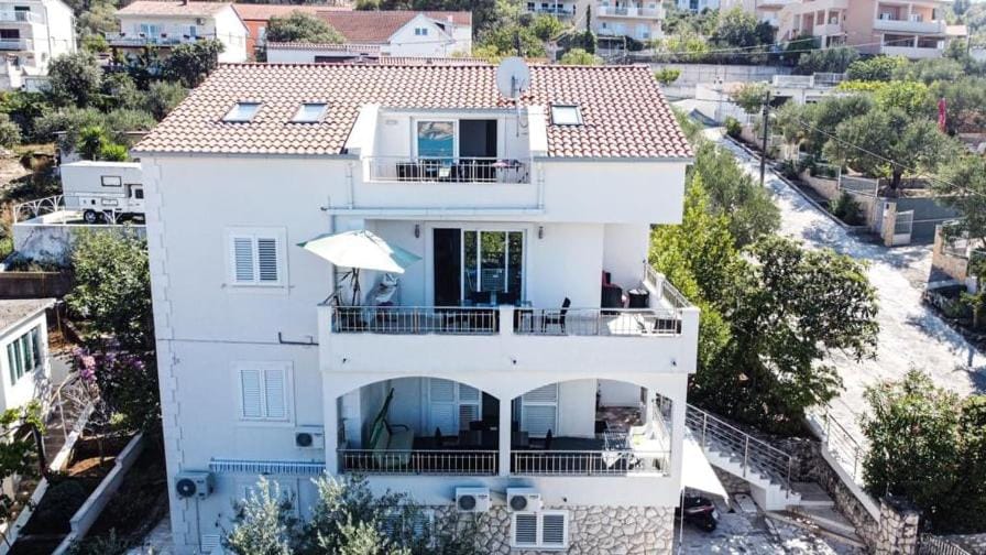 Property building, Bird's eye view