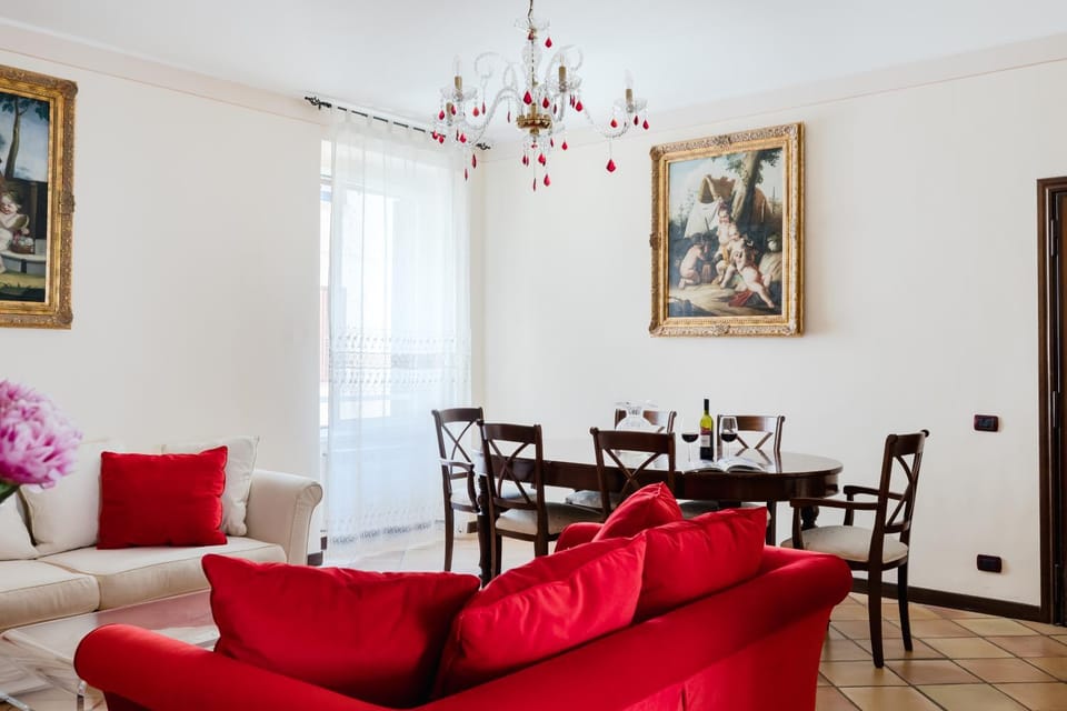 Living room, Seating area, Dining area