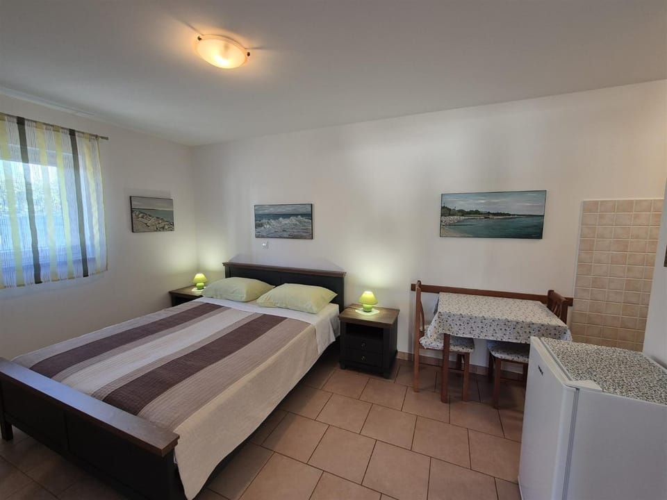 ELENA, 100 m from the beach Apartment in Novigrad