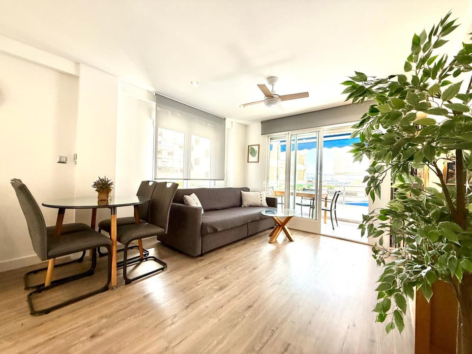 Balcony/Terrace, Living room, Seating area, Dining area