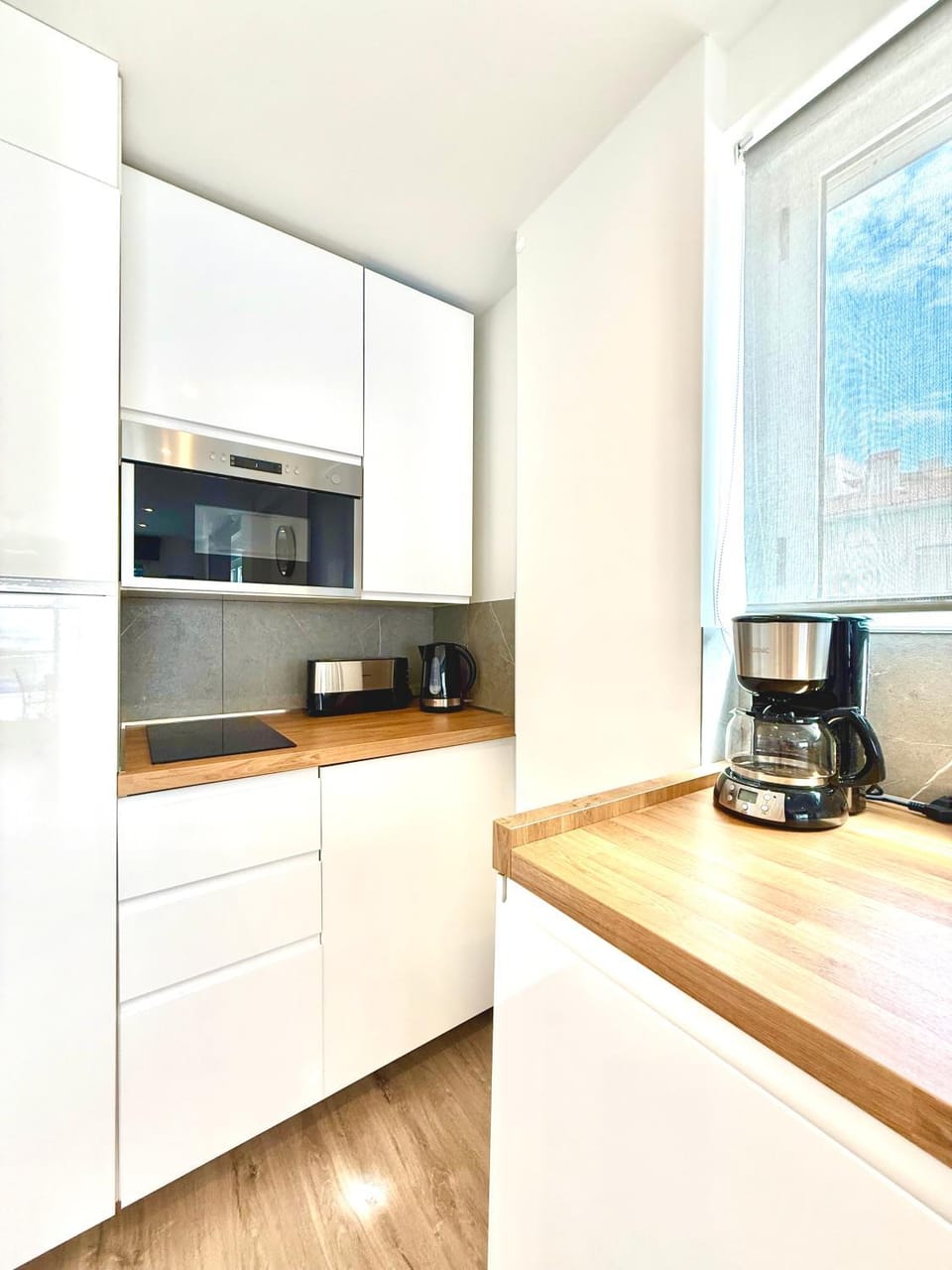 Coffee/tea facilities, Kitchen or kitchenette, microwave, pet friendly, stove, toaster, kitchen