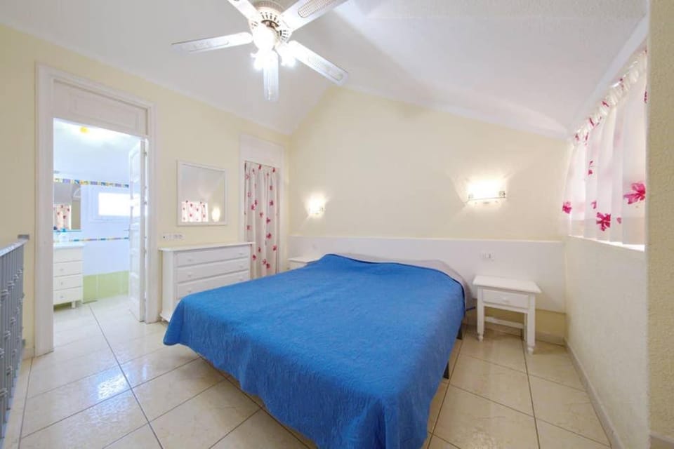 Parque Santiago II, Playa de Las Americas Apartment in Playa de las Americas
