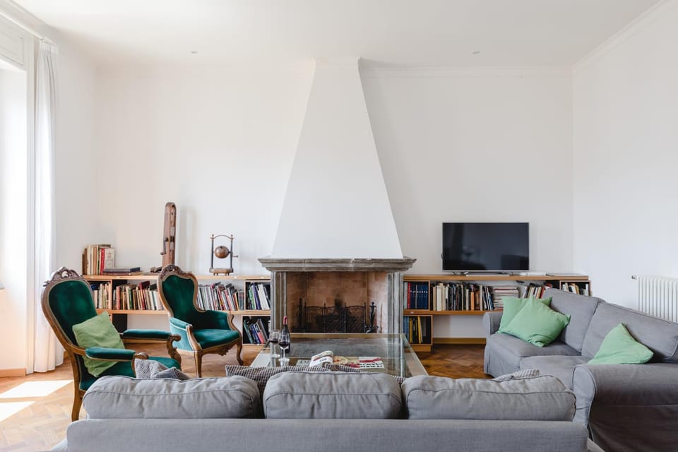 Communal lounge/ TV room