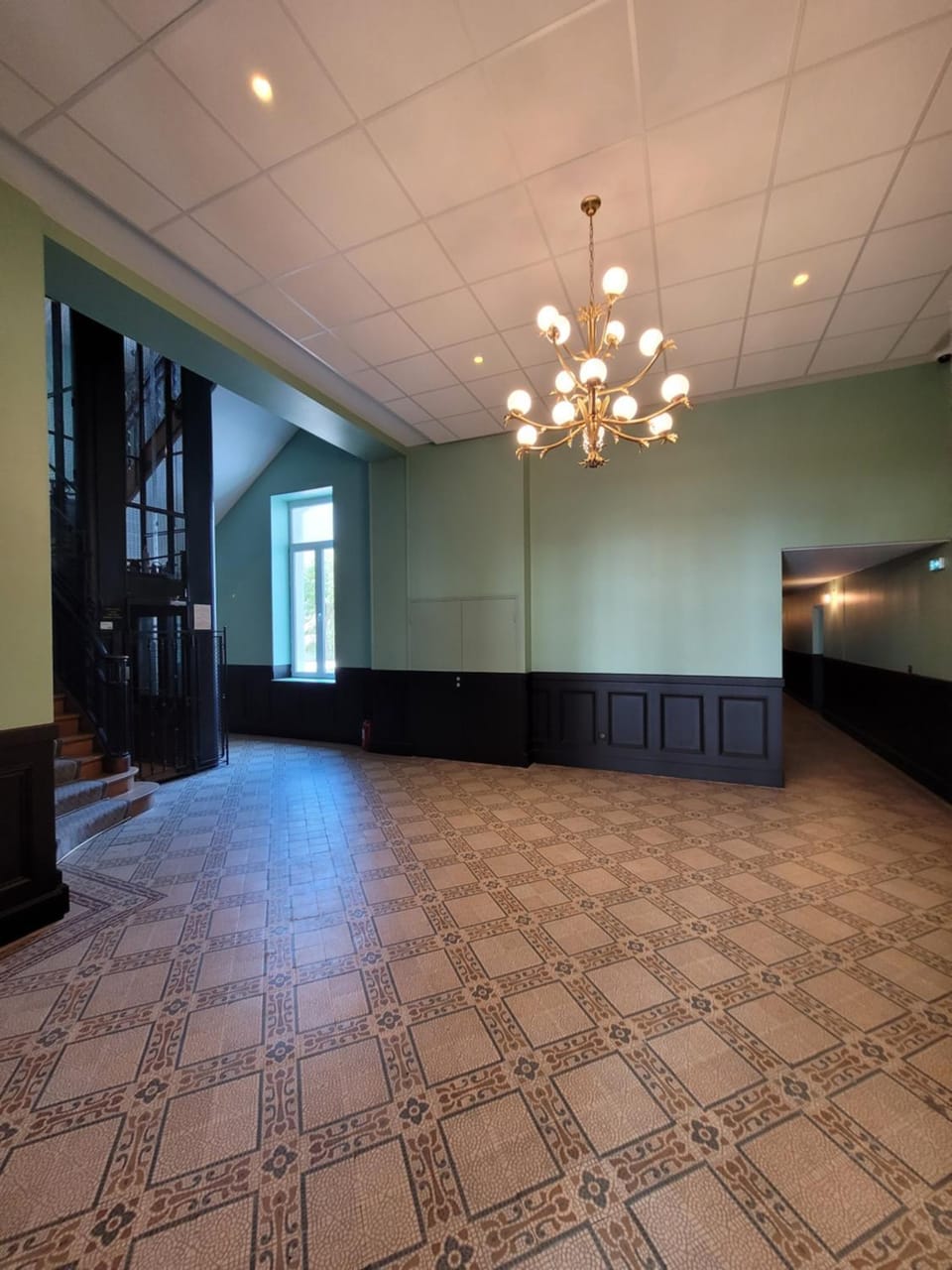 Lobby or reception, elevator