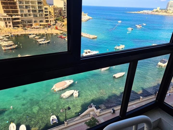 Spinola Bay Sea Front Apt 6 Apartment in Sliema