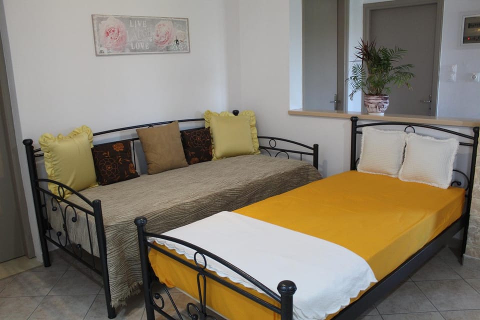 VAKIS APARTMENTS 5 Apartment in Decentralized Administration of the Aegean
