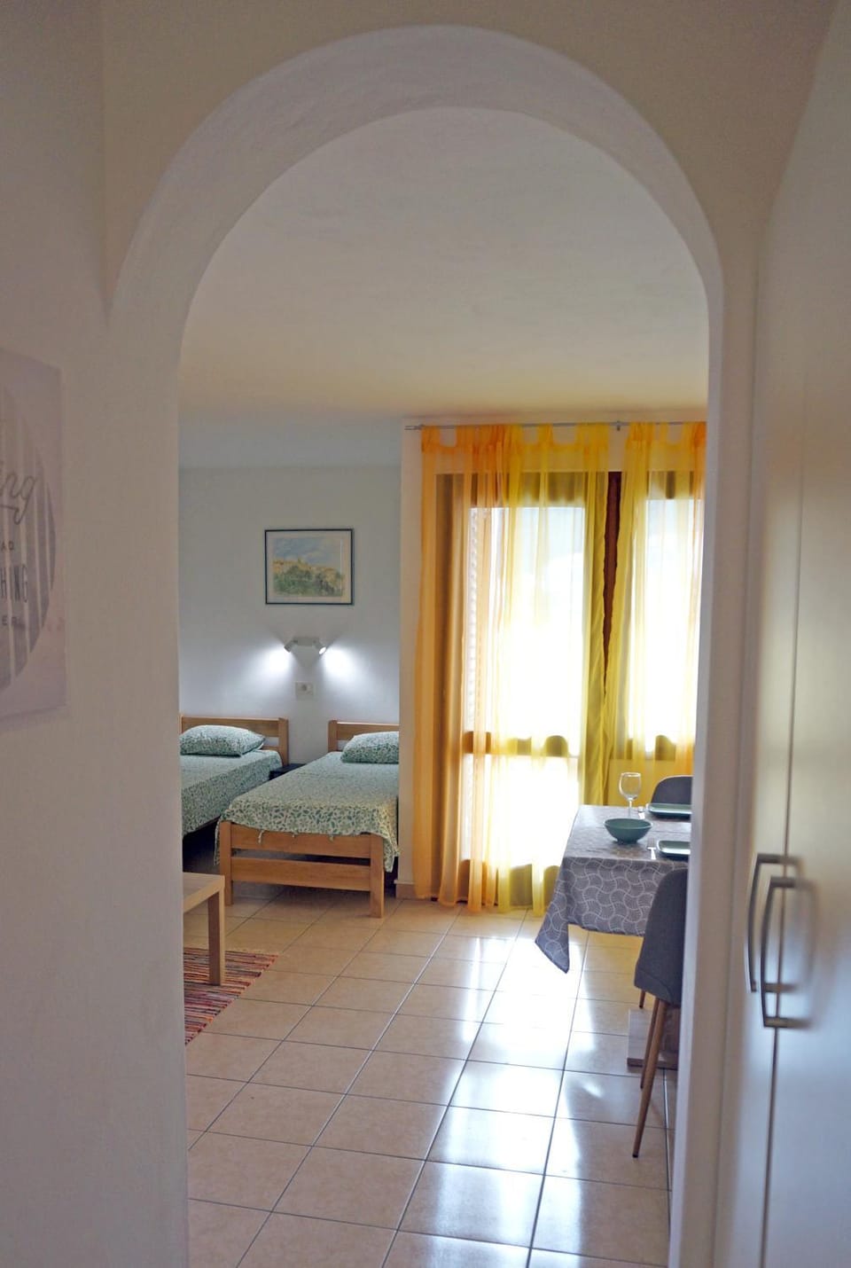 Bed, Living room, Photo of the whole room, Seating area, Dining area, Bedroom