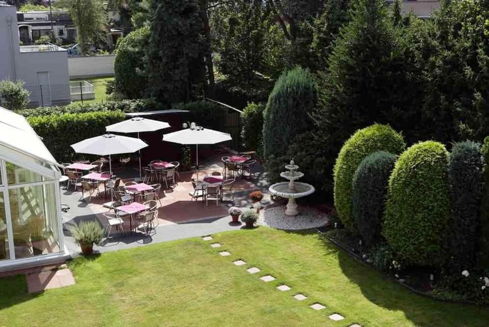 Patio, Day