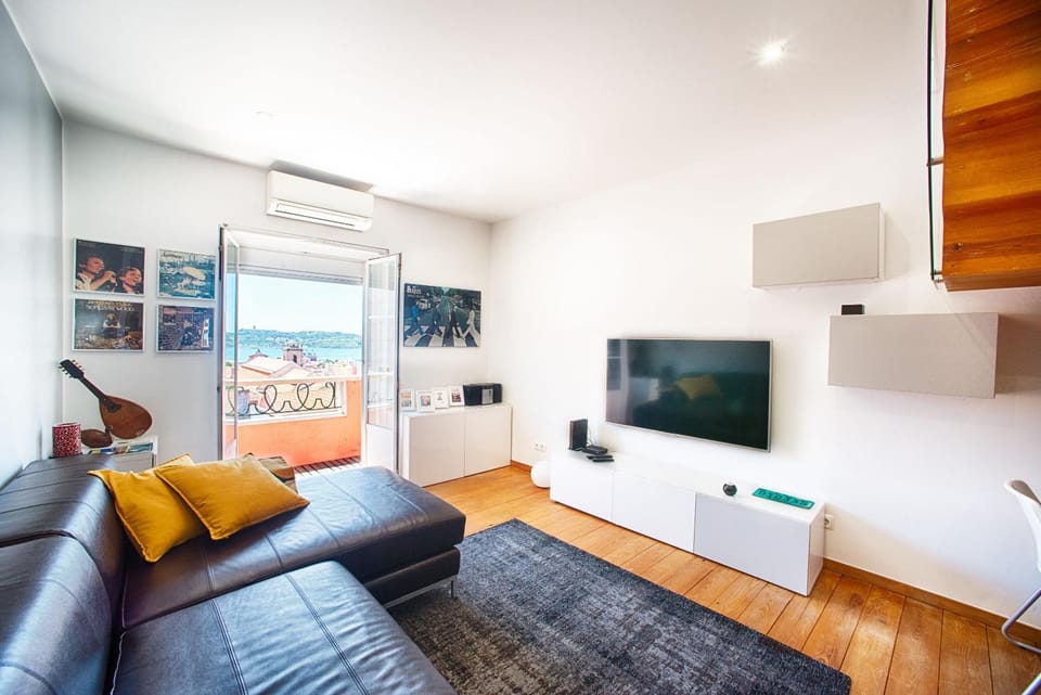 Communal lounge/ TV room, TV and multimedia, Living room
