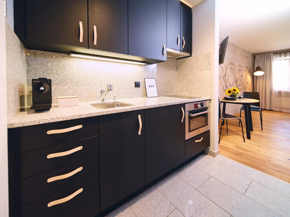 Coffee/tea facilities, Kitchen or kitchenette