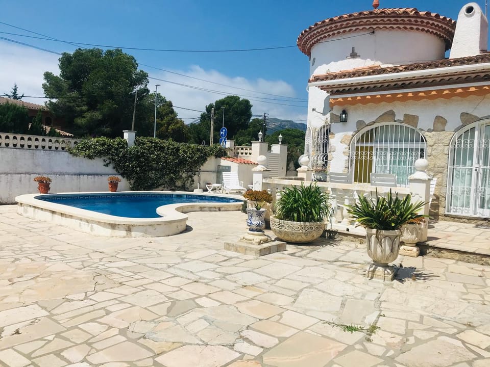 Patio, Garden, Swimming pool