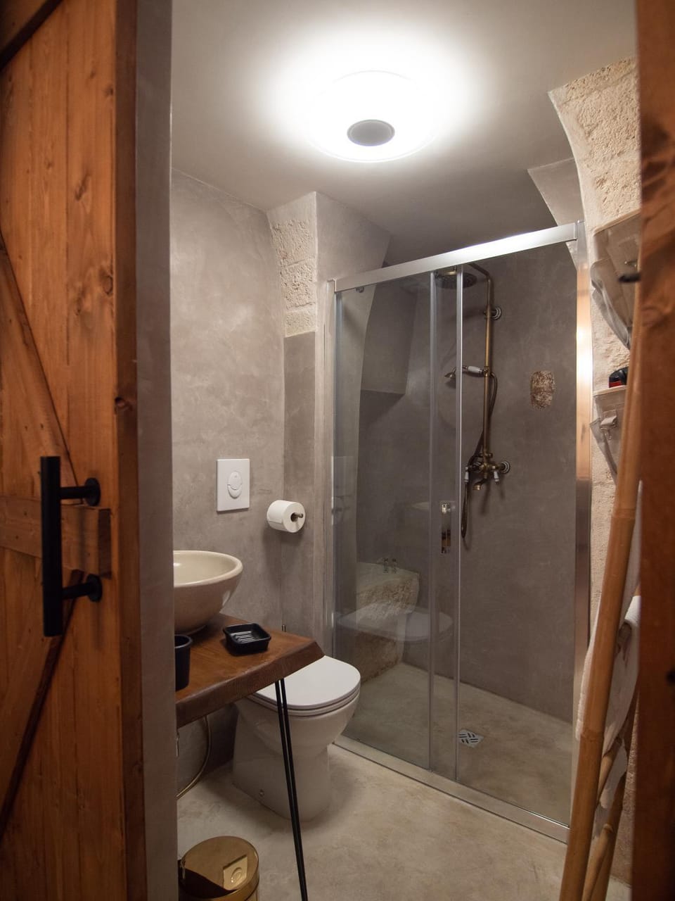 Shower, Toilet