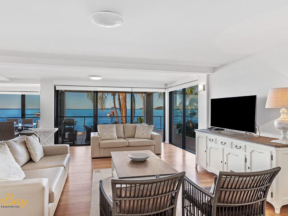 Living room, Sea view