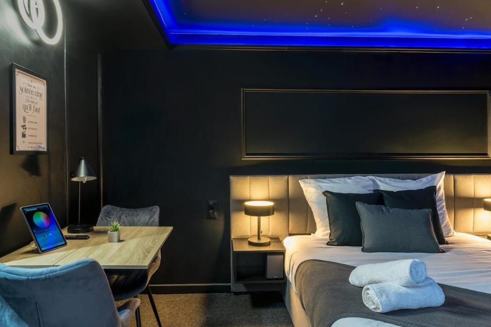Studio Cinéma Privé - Ciel Étoilé - Dolby Atmos & Grand Écran Apartment in Brest