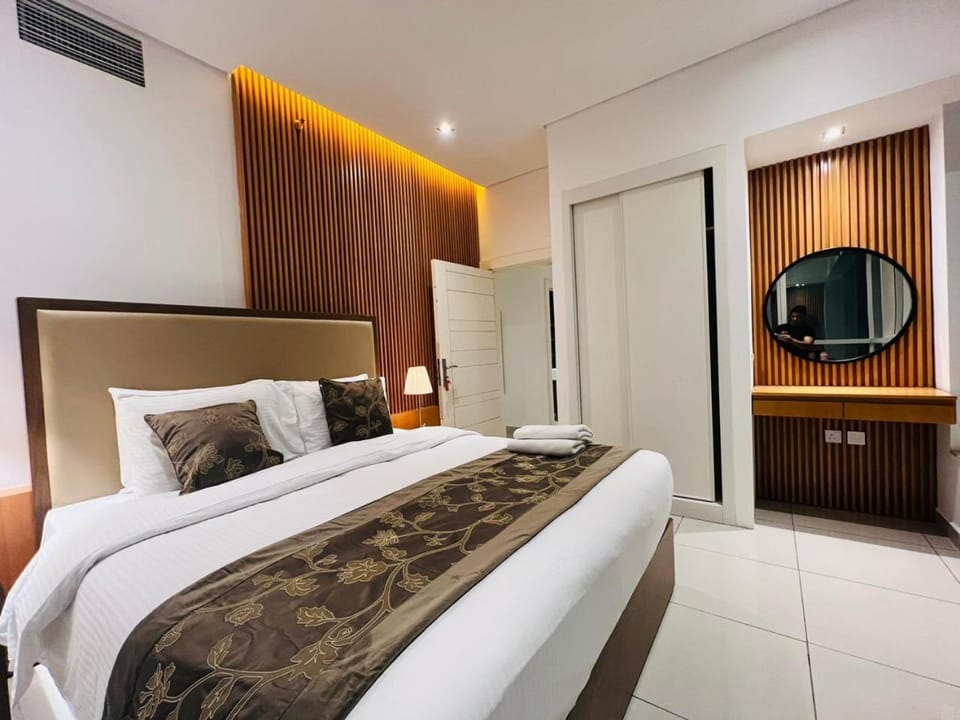 Bed, Photo of the whole room, Bedroom, wardrobe, air conditioner