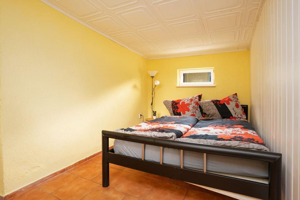 kleines-Ferienhaus-nur-5-Auto-min-von-Binz House in Binz