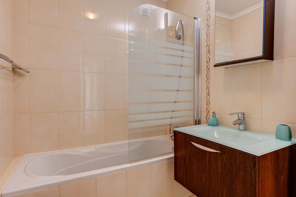 Bathroom, Bath
