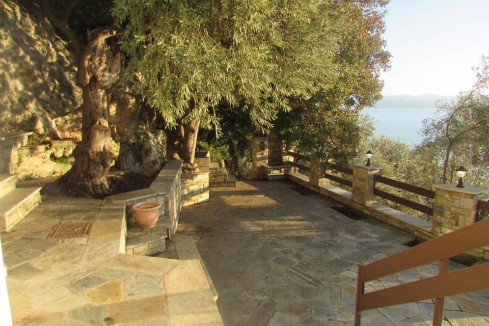 Το Σπιτι με την Σπηλιά House in Magnesia Prefecture, Greece