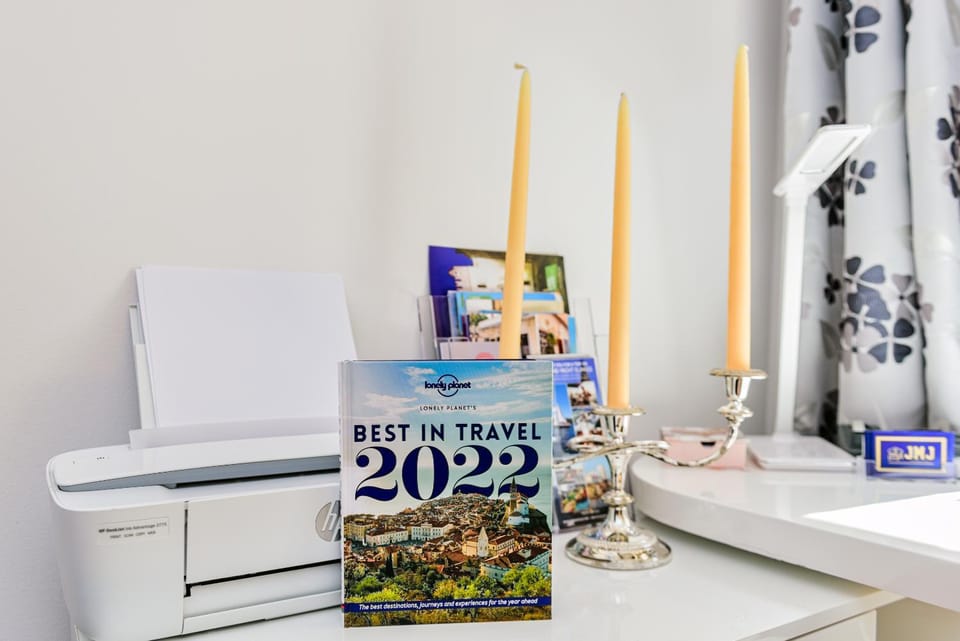 Business facilities, Decorative detail, Decorative detail