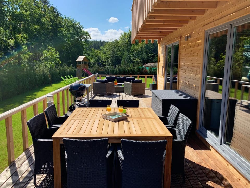 BBQ facilities, Garden, Balcony/Terrace
