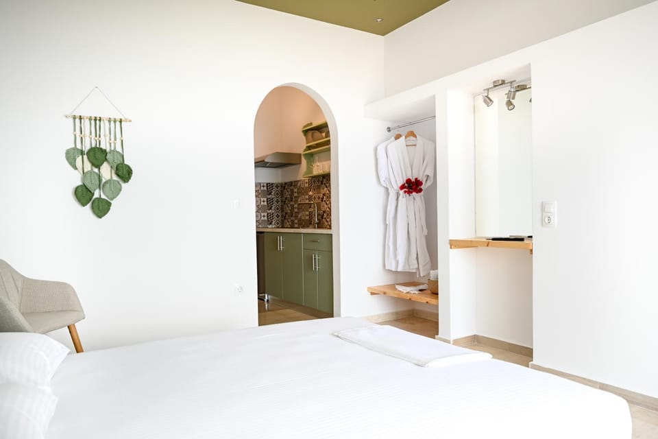 Photo of the whole room, wardrobe
