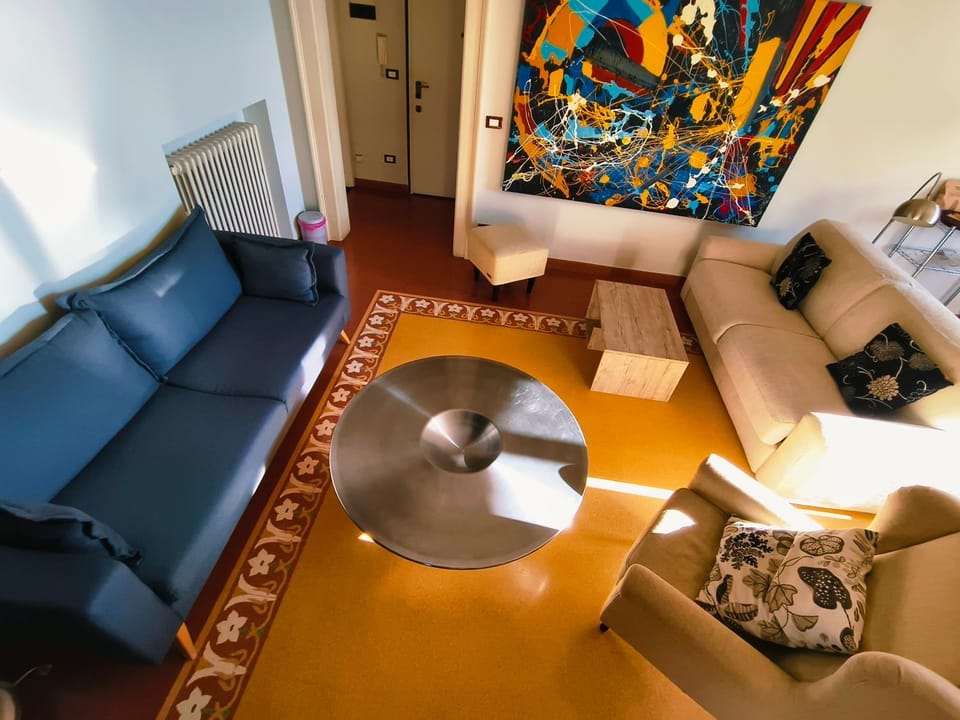 Communal lounge/ TV room