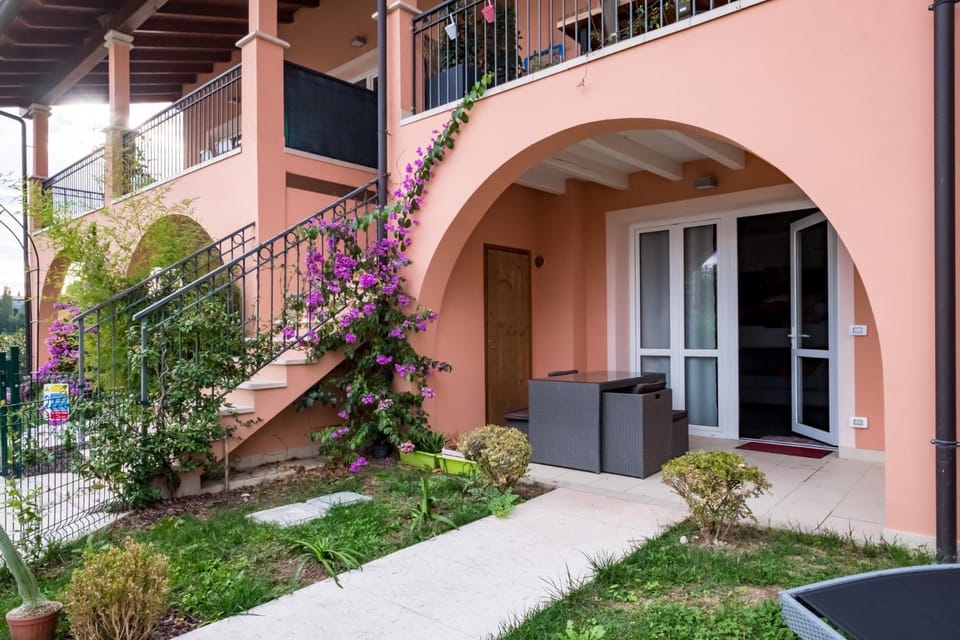 Property building, Patio, Facade/entrance, Garden