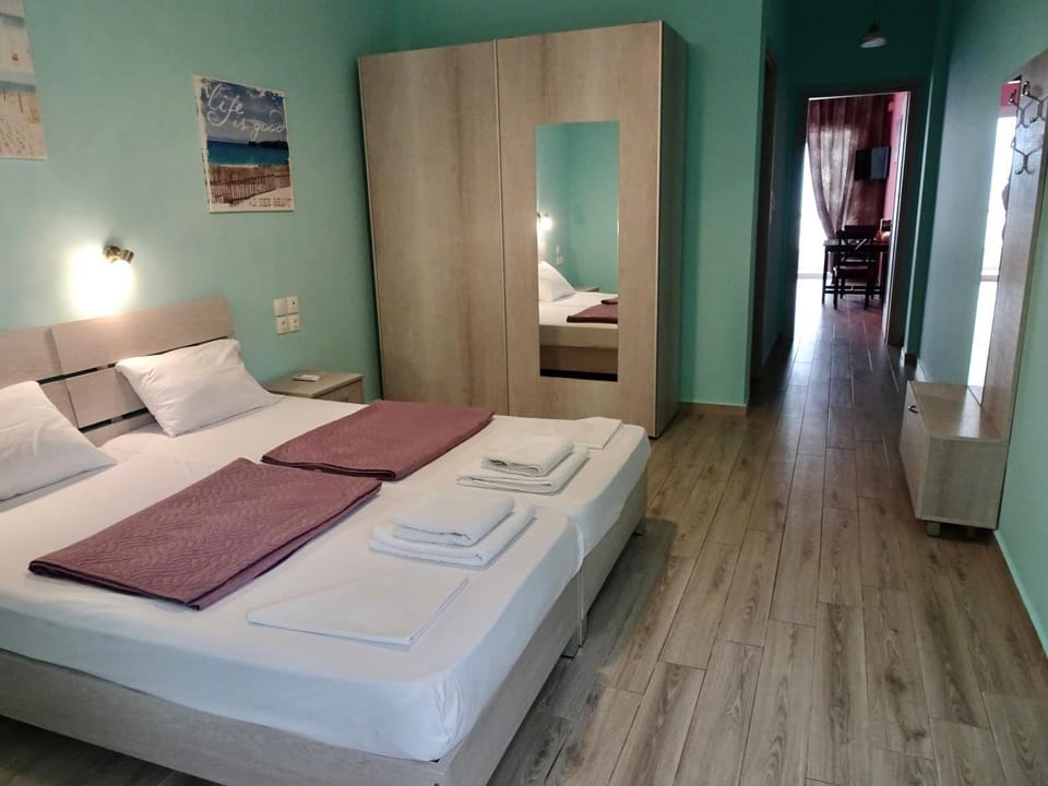 Bed, Bedroom, towels, wardrobe