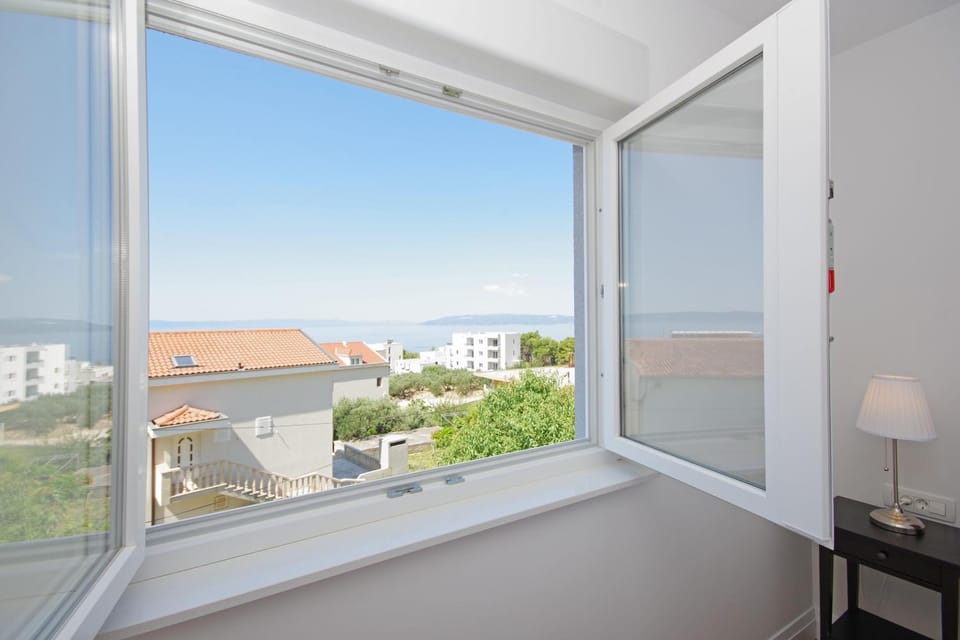 Bedroom, City view, Sea view