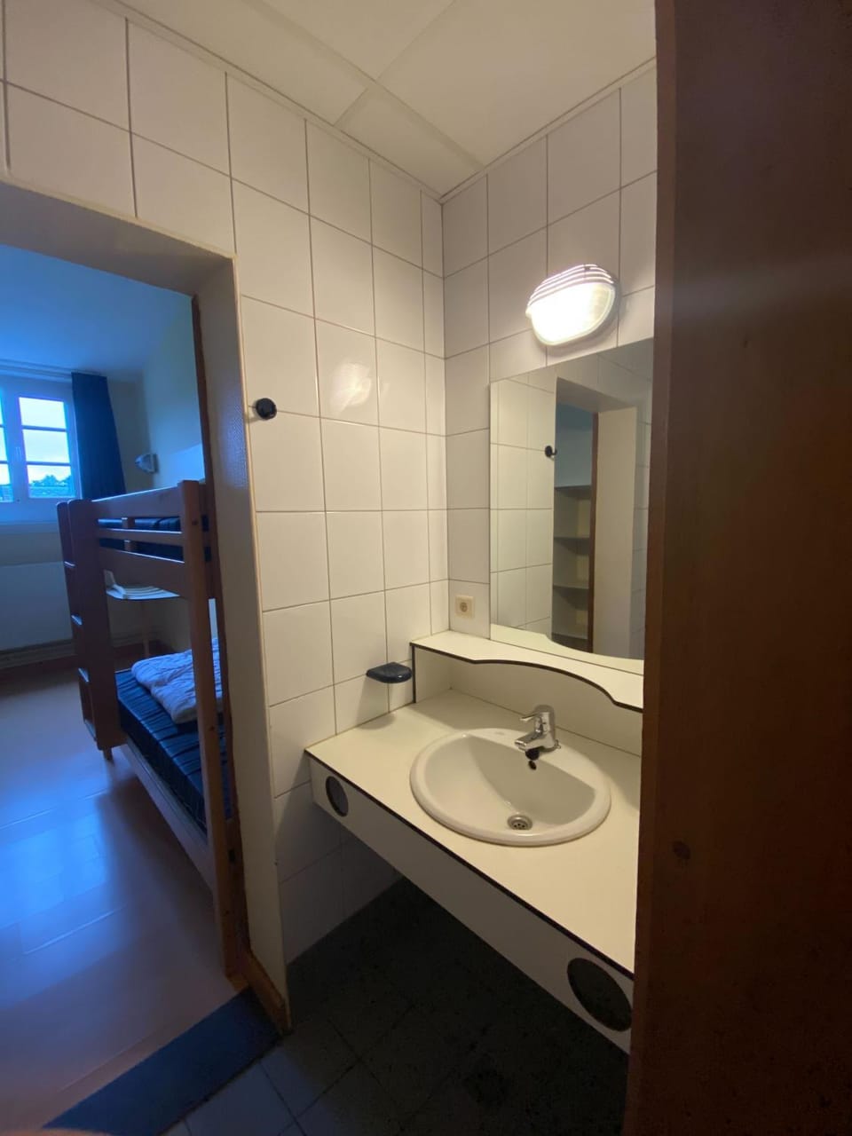 Bed, Bathroom