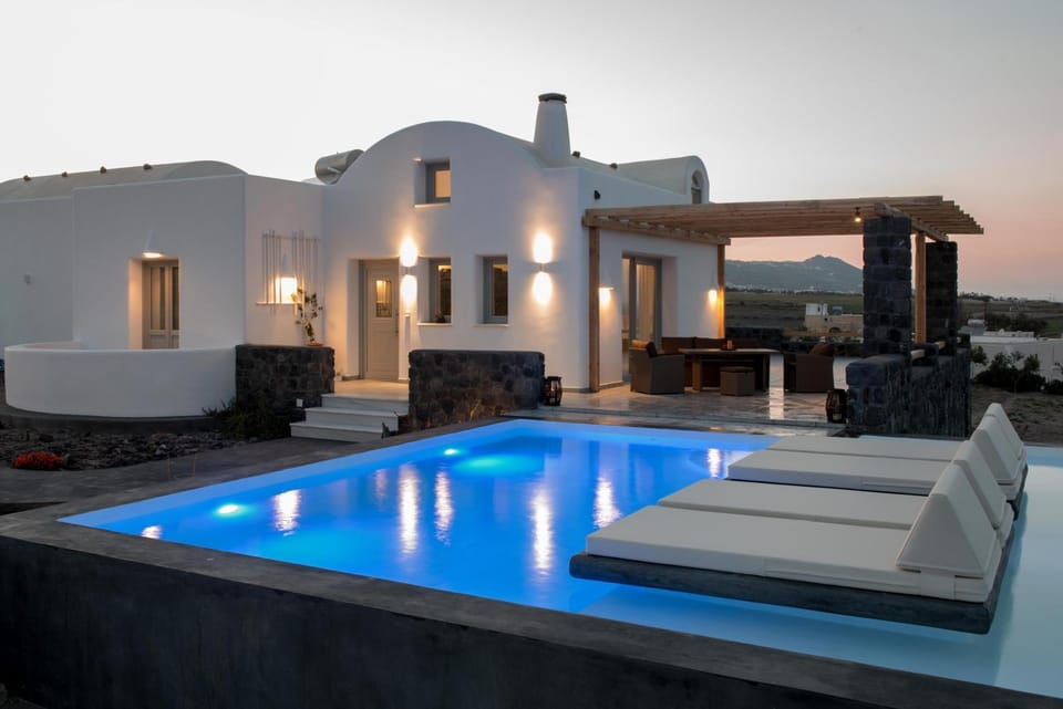 George Farm Land Villa in Santorini