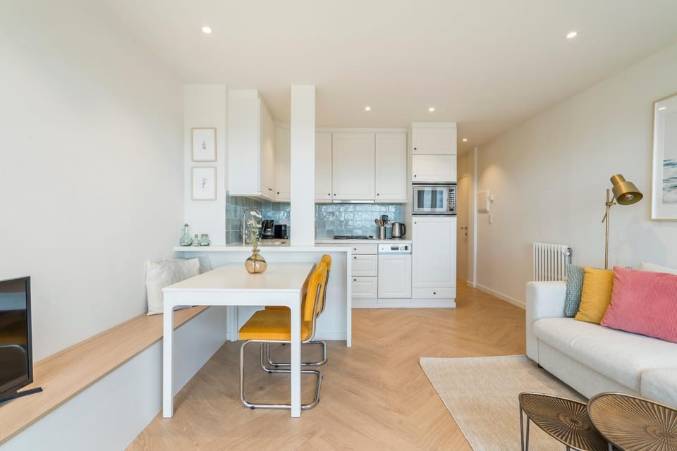 Seating area, Dining area, kitchen