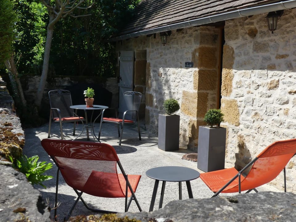 Studio Natur'ailes, Le Hameau du Quercy, romantique, campagne, piscine naturelle House in Occitanie