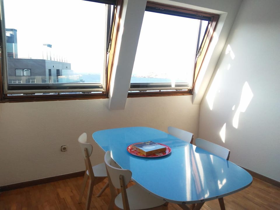 Vistas a la bahia y centrico Apartment in A Coruna