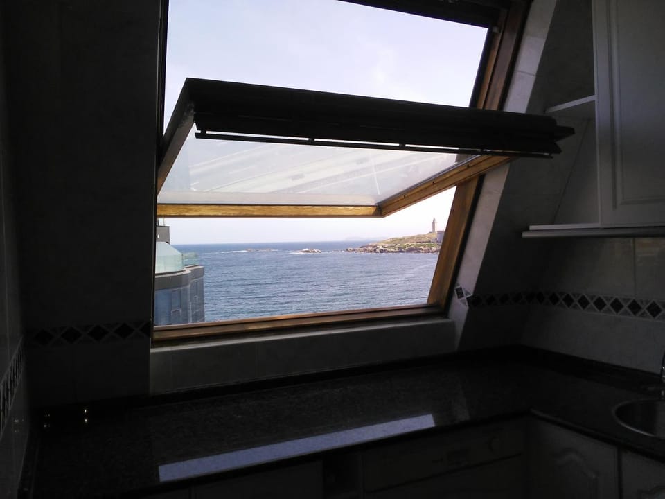 Vistas a la bahia y centrico Apartment in A Coruna