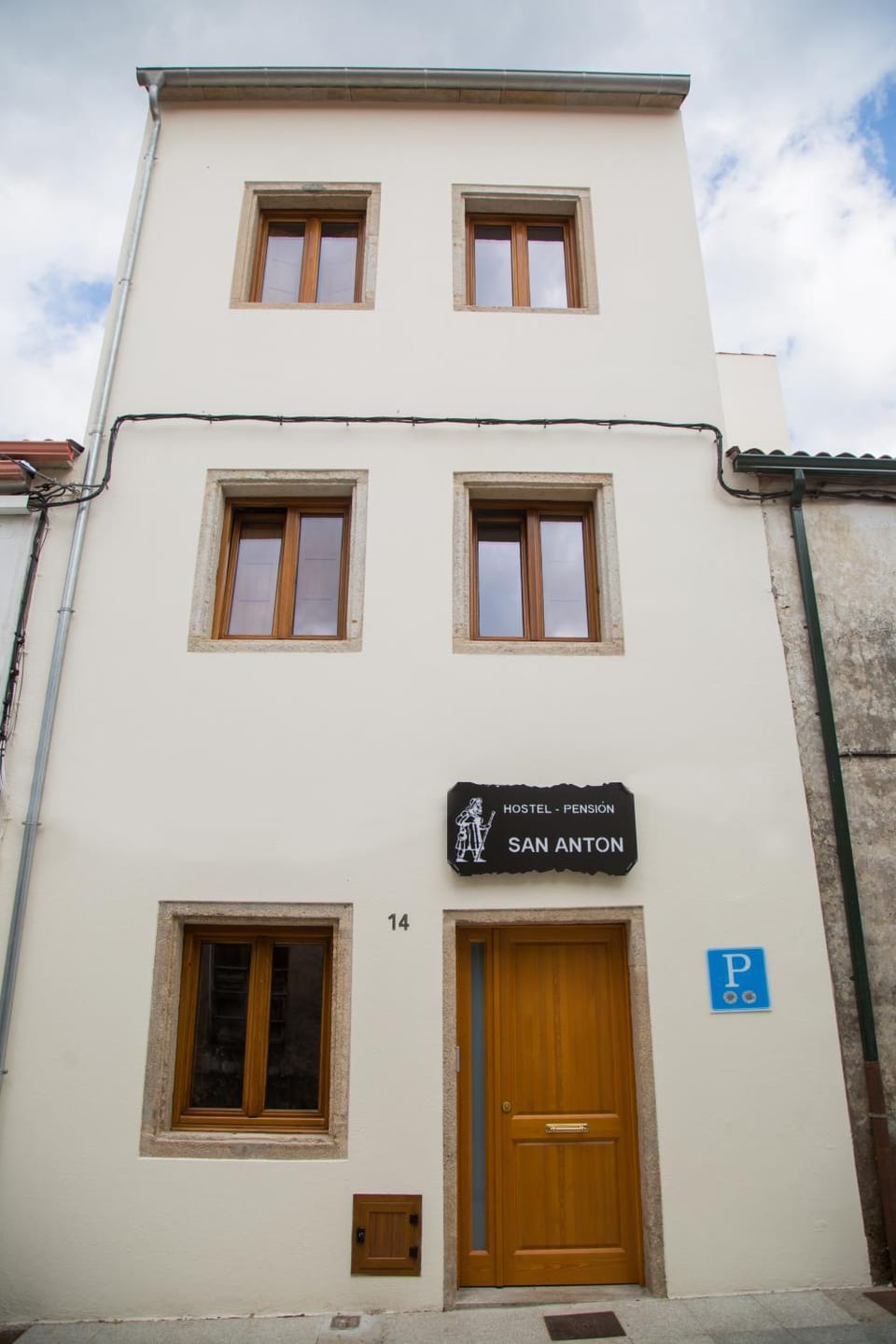 Facade/entrance