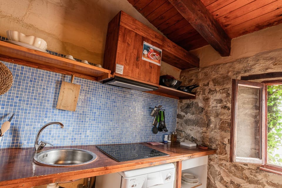 Coffee/tea facilities, Communal kitchen