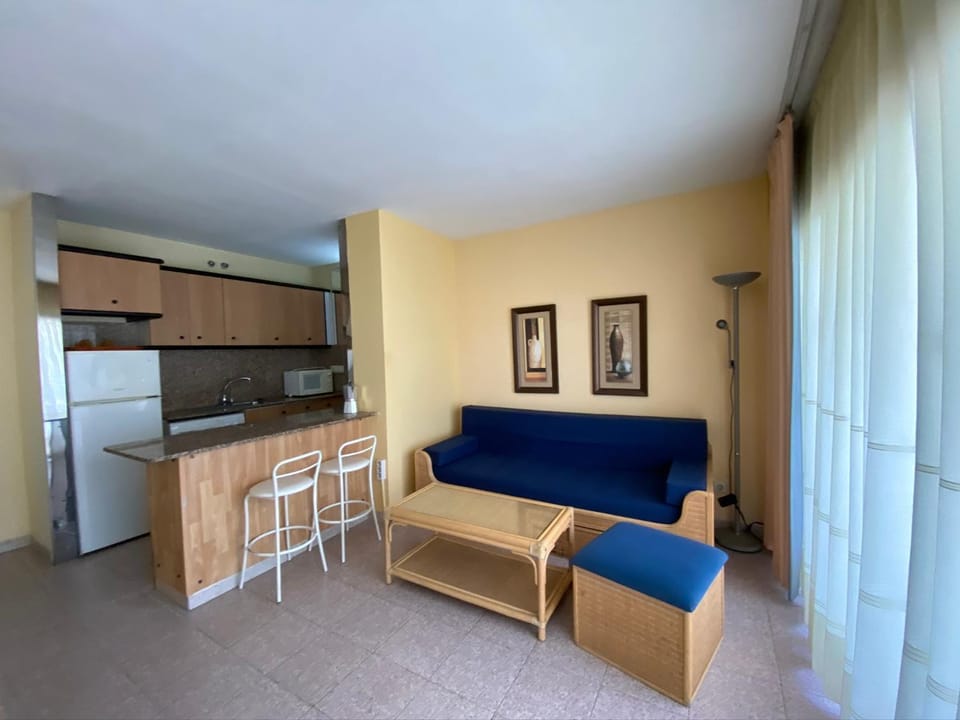 TV and multimedia, Kitchen or kitchenette, Living room, Dining area