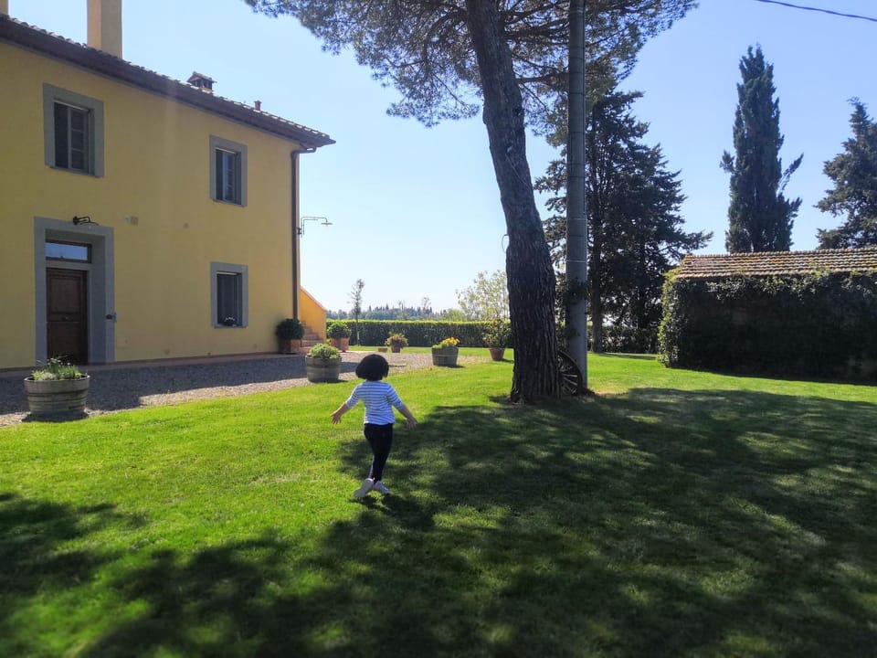 Property building, Spring, Garden, Garden, Garden view, children, group of guests, Family