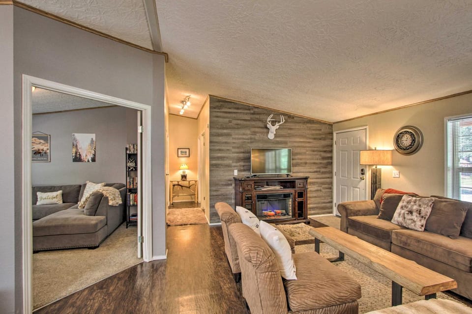 Packwood Cabin Less Than 20 Mi to Mt Rainier Adventure Cabin in Washington