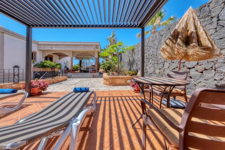 Balcony/Terrace, Dining area, sunbed