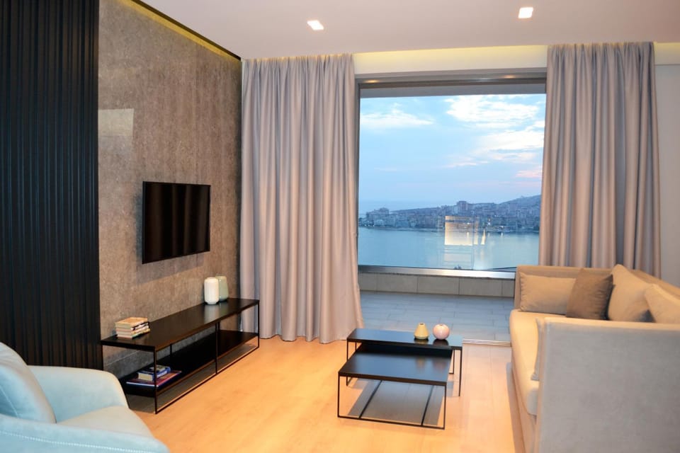 Living room, City view, Landmark view, Mountain view, Sea view