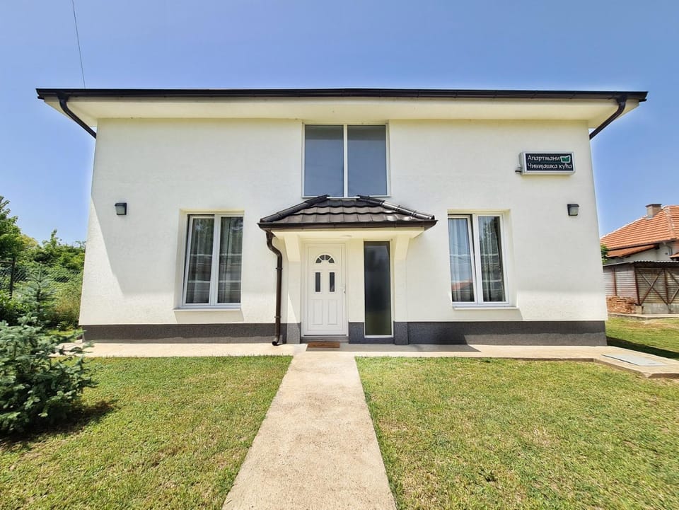 Property building, Day