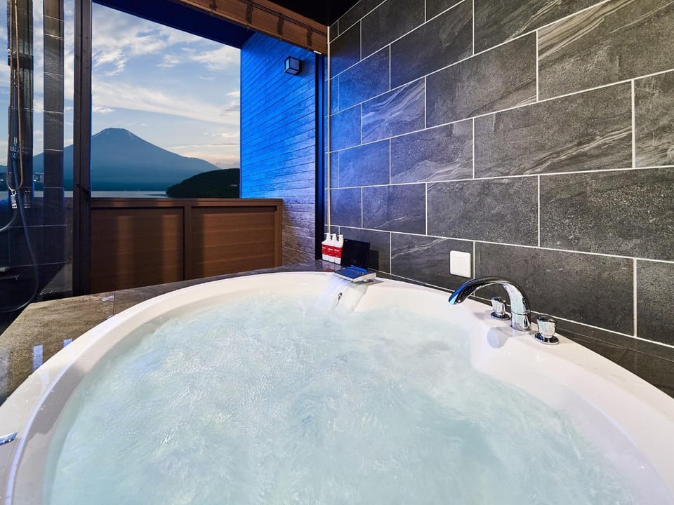 Rakuten STAY VILLA Lake Yamanakako 102 View bath Mt Fuji View House in Japan