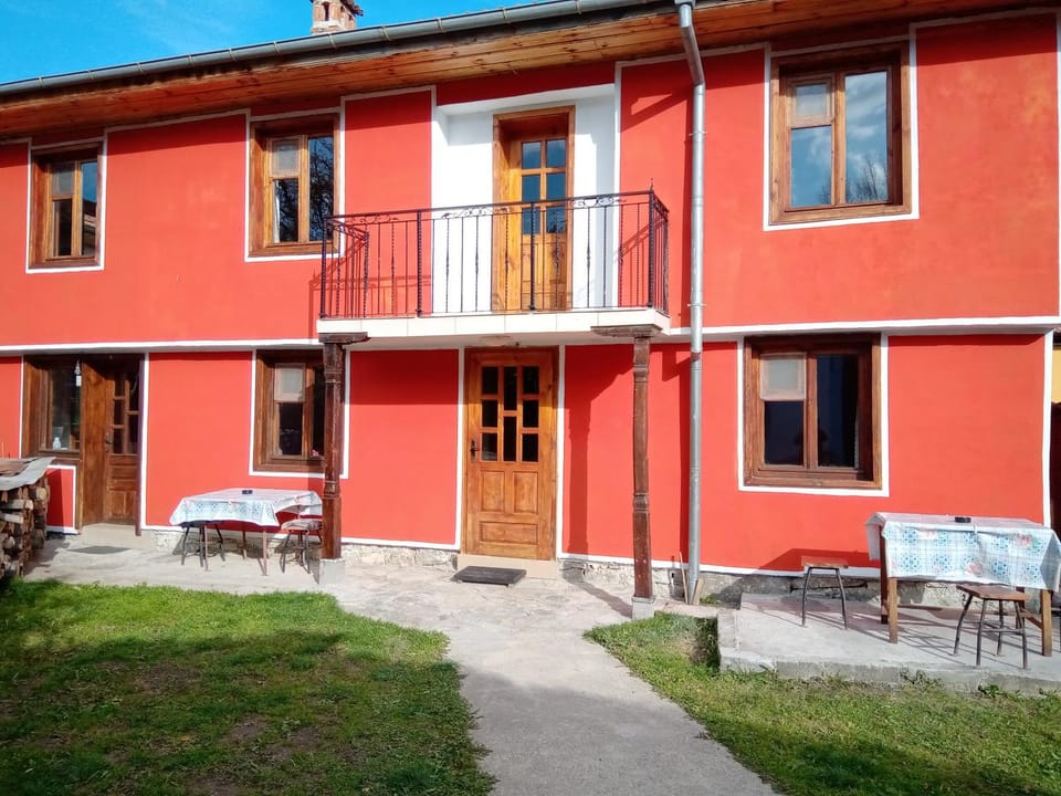 Facade/entrance, Garden