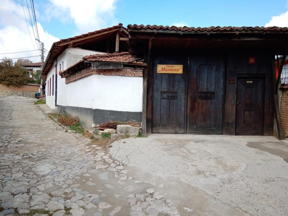 Facade/entrance, Property logo or sign, On site, Street view