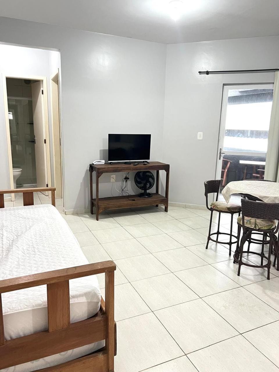 Residencial Melfi 3 - Apto 06 - Lateral Apartment in Bombinhas