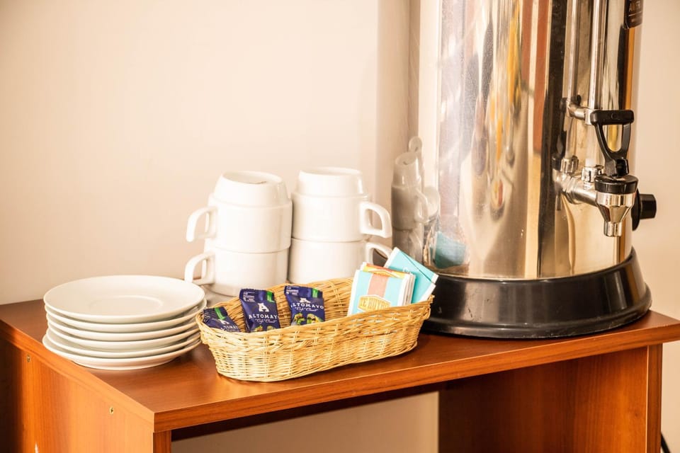Coffee/tea facilities, Food, Breakfast, Drinks