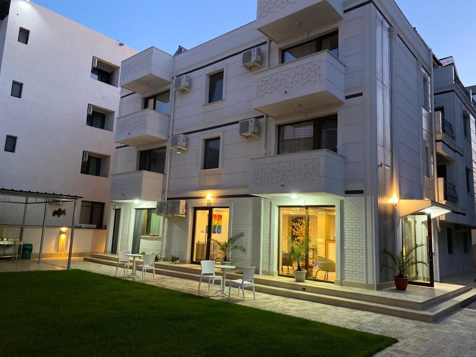 Property building, Facade/entrance
